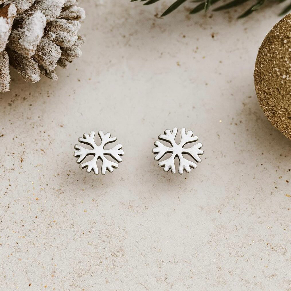 Silver snowflake stud earrings